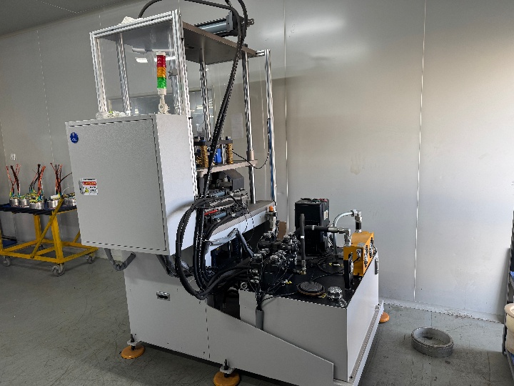 Automatic shaping machine